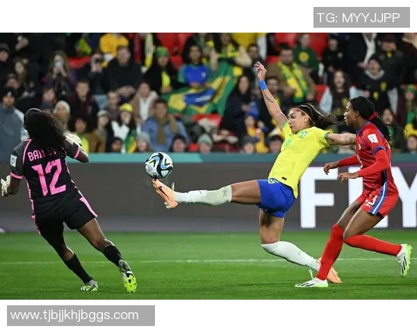 巴西女足球星引领新时代足球潮流 成就与挑战并存